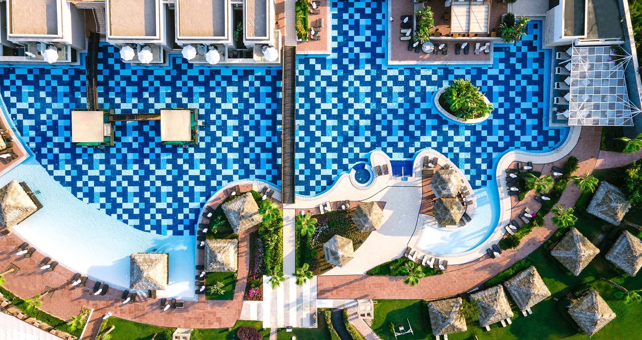 tui-blue-belek-acik-yuzme-havuzu-galeri-d-2.jpg